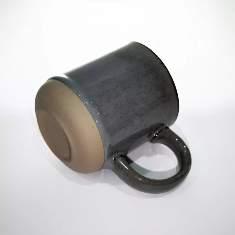 لیوان خاکستری مسافرتی ساده مدرن سرامیکی